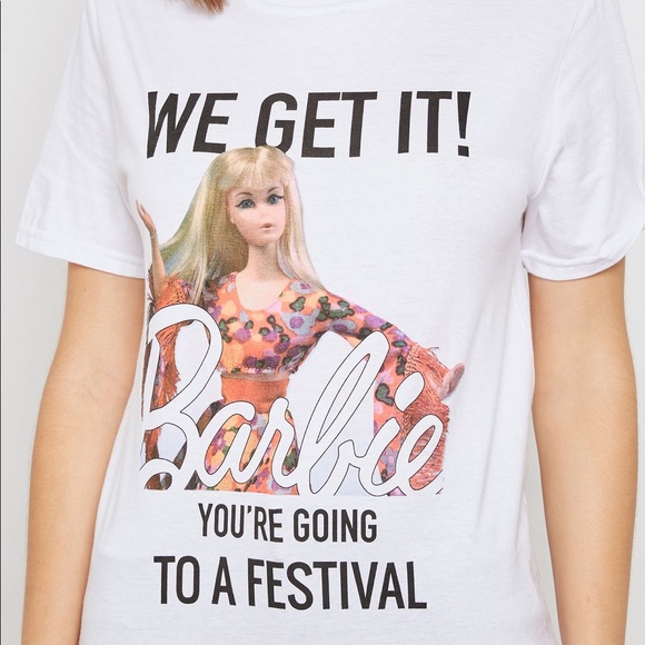 NWOT Missguided x Barbie graphic tee - Picture 2 of 6